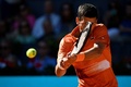 テニス、マドリード・オープン、男子シングルス準決勝。リターンを打つノバク・ジョコビッチ（2022年5月7日撮影）。(c)Pierre-Philippe MARCOU / AFP
