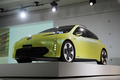 米ミシガン（Michigan）州デトロイト（Detroit）の北米国際自動車ショー（North American International Auto Show）に出品されたトヨタのハイブリッドコンセプトカー「FT-CH」（2010年1月11日撮影）。(c)AFP/Stan HONDA