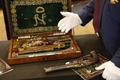 ナポレオン・ボナパルトが所有していた拳銃。仏パリで行われたオークションの内覧会で（2024年6月18日撮影）。(c)Geoffroy VAN DER HASSELT / AFP