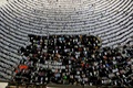 イスラム教の聖地メッカの聖モスクで礼拝する人々（2022年7月5日撮影）。(c)AFP