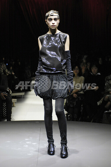 show details パリコレクション 2007-08 07/08年秋冬パリ・コレクション＞ズッカ、新作を発表 - フランス 写真