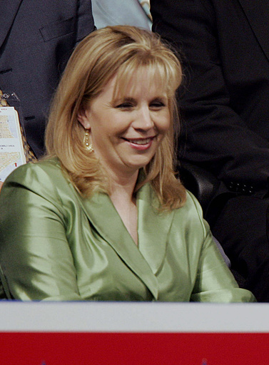 チェイニー前米副大統領の娘、上院選に出馬の意向