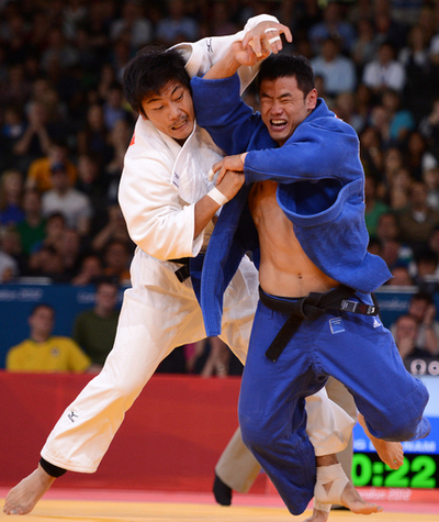 西山が準々決勝敗退、男子90キロ級