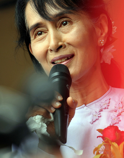 スー・チーさんら国会ボイコット検討、宣誓文言めぐり ミャンマー