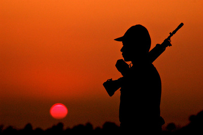 詐欺疑惑浮上の治安部隊幹部、記者の殺害命じた疑いで逮捕 印