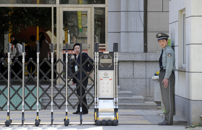 30日には金づち男、相次ぐ学校襲撃に緊急対策 中国