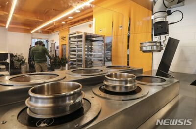 料理を作って運ぶロボットにも衛生評価…韓国政府が基準新設
