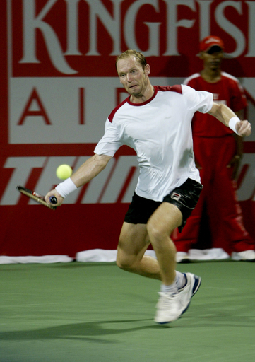 シュットラー ヒューイット破り準決勝へ