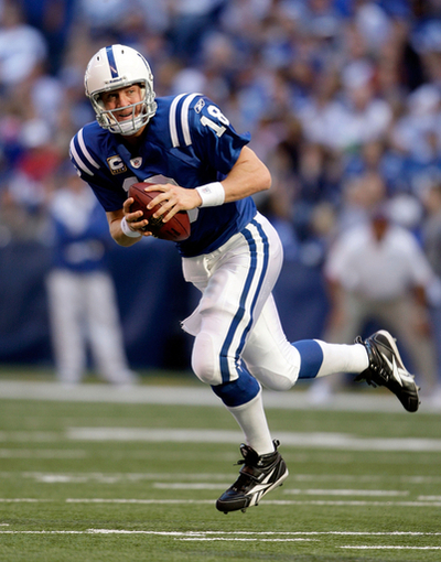 コルツ テキサンズに競り勝ち開幕8連勝