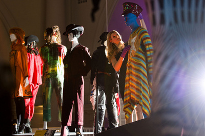 1980年代のロンドンファッションに迫る展覧会、V&Aで開催