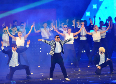 PSY新曲、米シングルチャートで早くもランクダウン