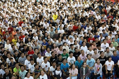 中国、人口14億人に迫る 男は女より3164万人多く