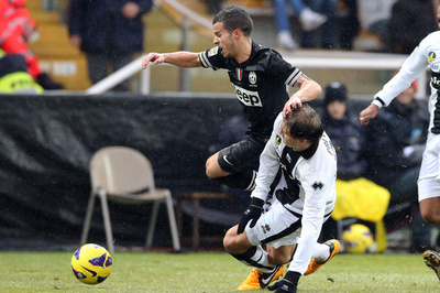 首位ユベントス、パルマと引き分ける