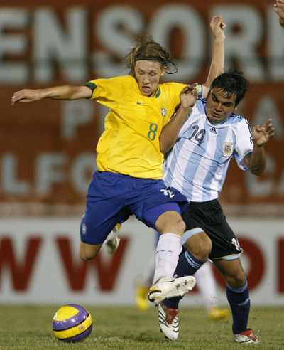 ＜サッカー 07南米ユース選手権＞ブラジルvsアルゼンチンは2-2のドローに終わる - パラグアイ