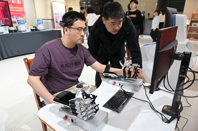 中国 2027年までに脳機械インタフェース基幹技術の飛躍を目指す