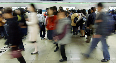韓国・釜山で地下鉄が衝突、40人以上負傷