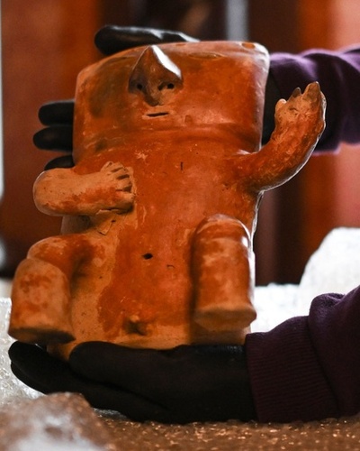 南米コロンビア、返還された先コロンブス期の考古遺物公開