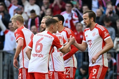 バイエルン8発大勝で優勝に望み、ケインが60年前の記録に並ぶ