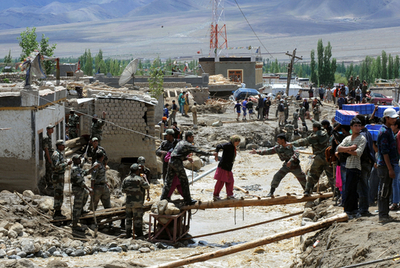 インド北部の水害、死者130人超える