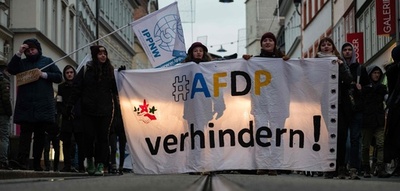 極右の支持受けた州首相、就任直後に辞任表明 ドイツ