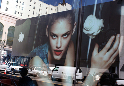 アップル、世界各地で数十億ドルを節税 米紙