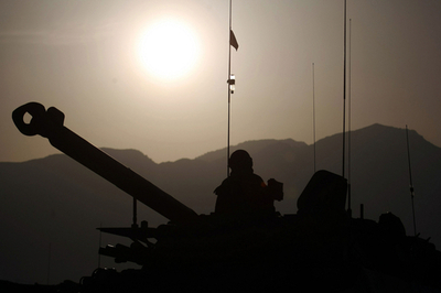 アフガニスタン戦略で「文官増派」を呼びかけ、NATO