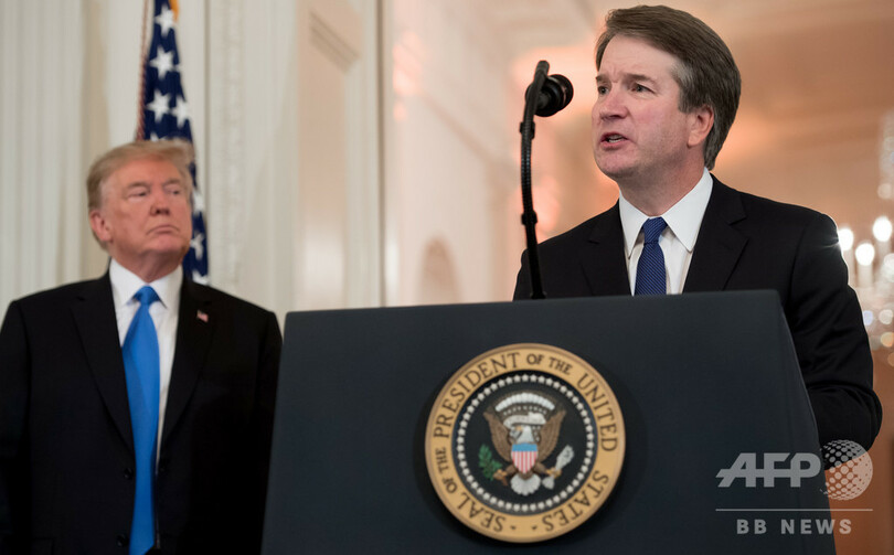 女性暴行疑惑の米最高裁判事候補、指名撤回も トランプ氏