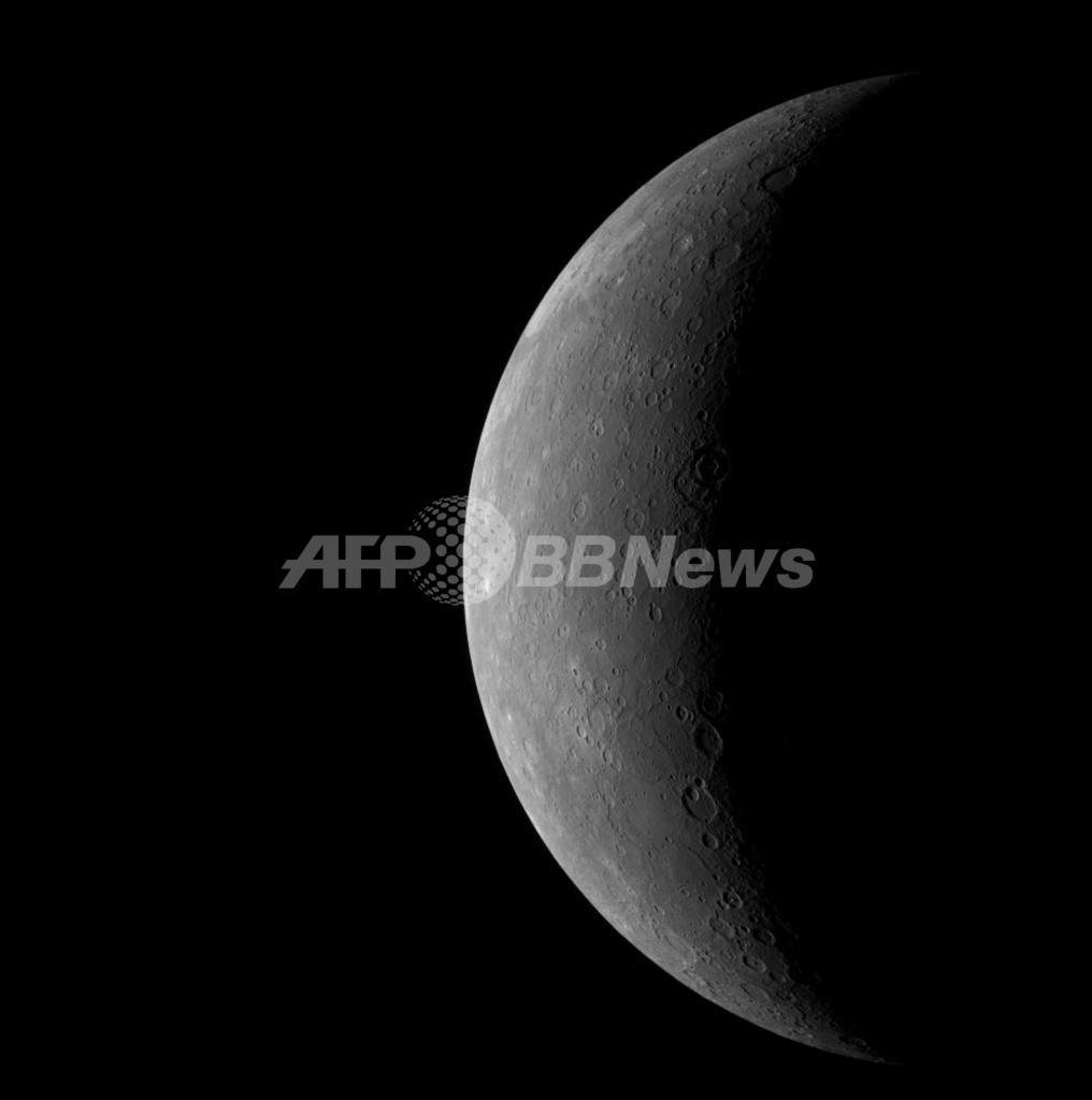 三日月 形の水星 Nasa探査機が撮影 写真1枚 国際ニュース Afpbb News