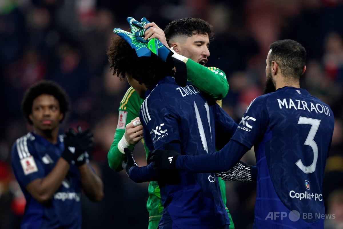 コリンシアン FA Cup アーセナル 貴重）コリンシアン FA Cup 優勝記念アーセナル6体セット