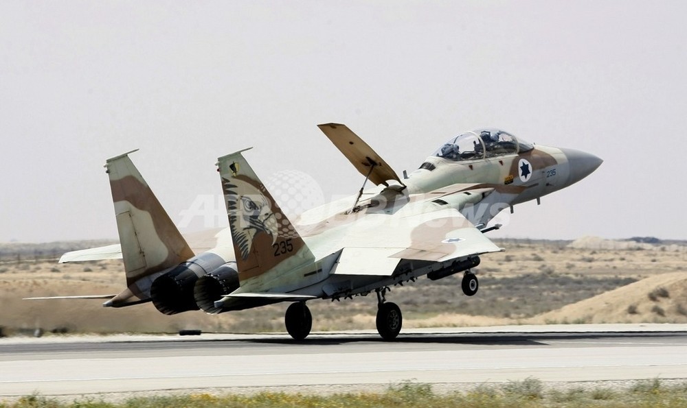 戦闘機のエンジン盗難か、イスラエル基地 写真1枚 国際ニュース：AFPBB News