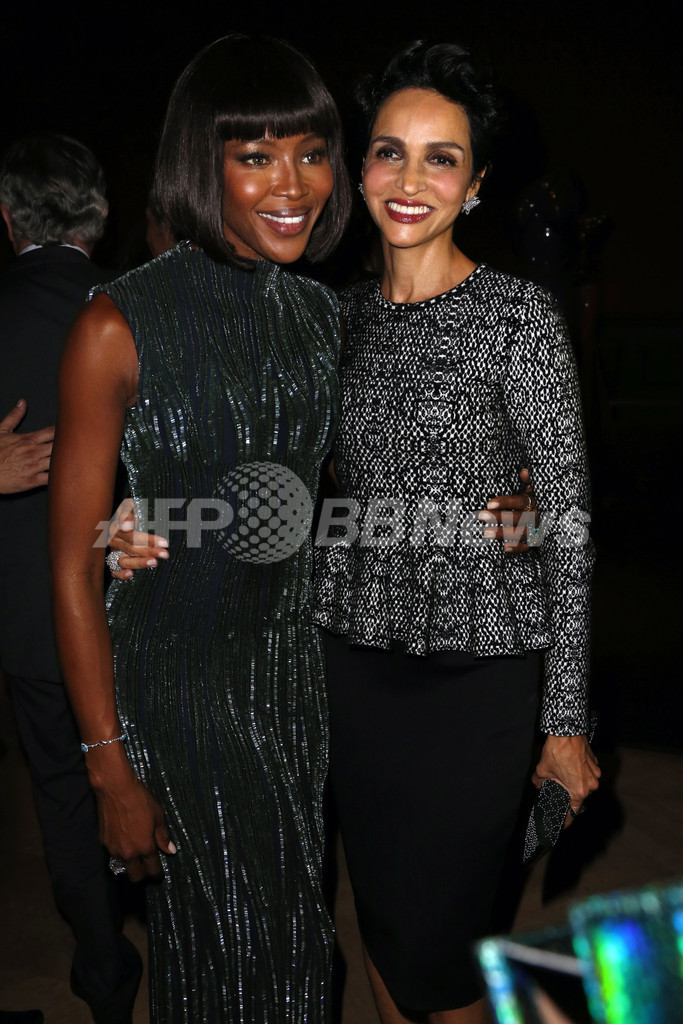 「アライア」展パリで開催、オープニングにユベール・ド・ジバンシィら豪華な顔ぶれ