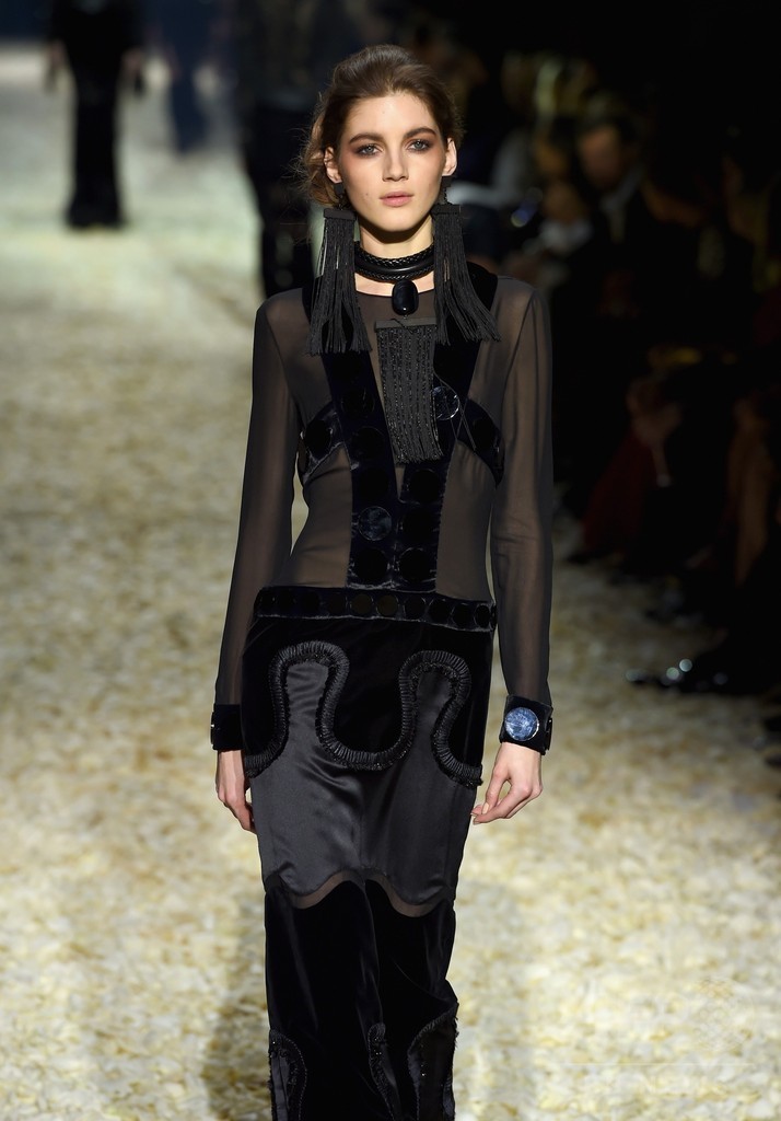 生まれ育ったサンタフェから着想を得たボヘミアンシック、「トム フォード」15/16年秋冬