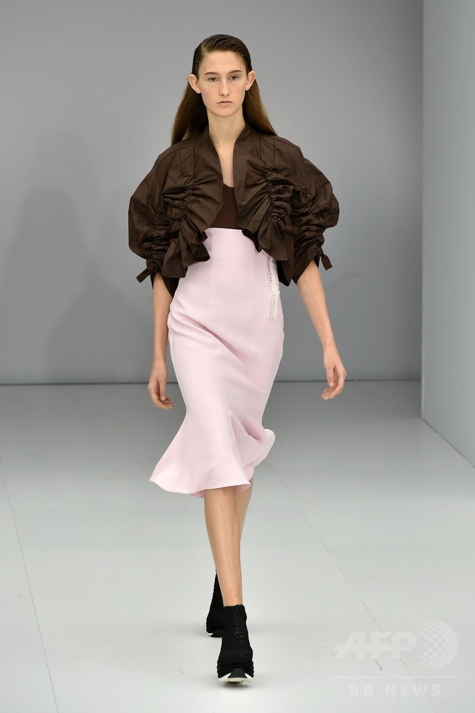 「サルヴァトーレ フェラガモ」」17年春夏