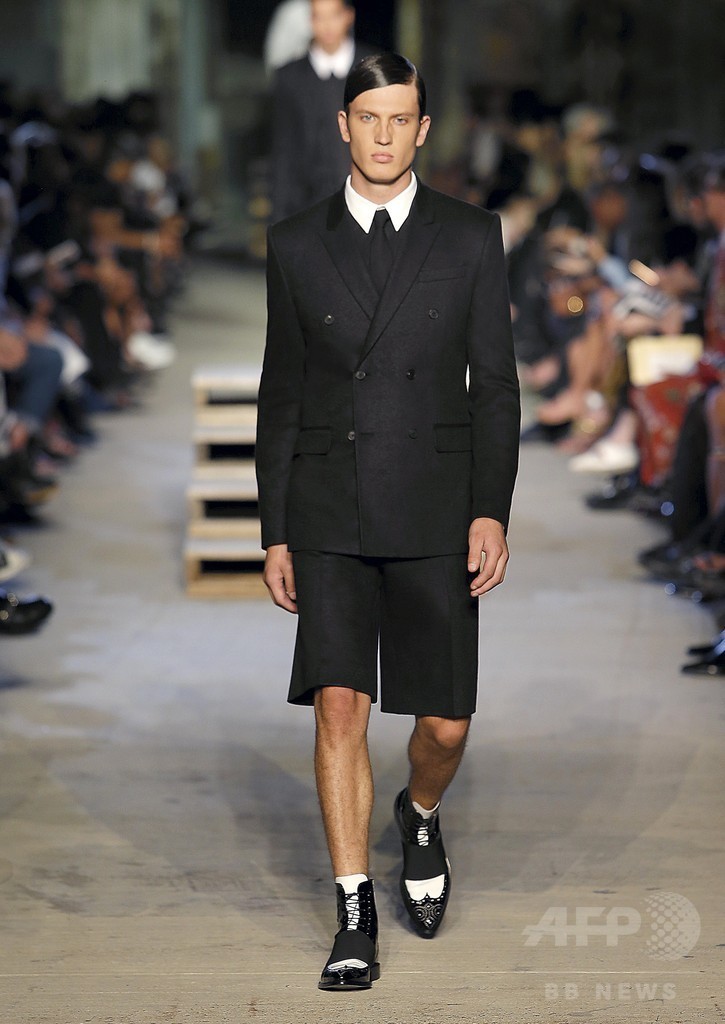 「ジバンシィ」16年春夏コレクション