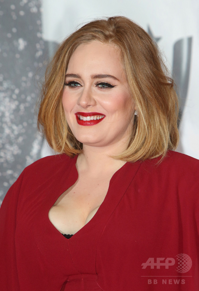 アデル、BBCミュージック・アワードで最多の2部門受賞