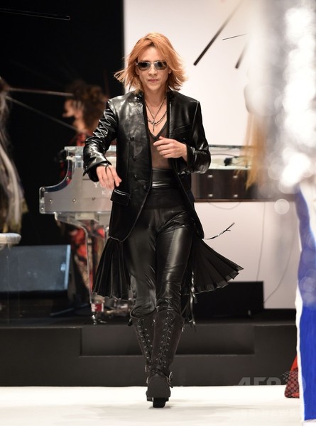 ロックをイメージした「着物」登場、Yoshikiデザイン 東京ファッションウィーク