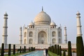 インド・アグラのタージマハルを訪れたドナルド・トランプ米大統領夫妻（2020年2月24日撮影）。(c)Mandel NGAN / AFP