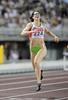 女子400メートルハードルの決勝に臨むローリンソン。(c)AFP/ERIC FEFERBERG