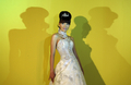 インドネシアのジャカルタ（Jakarta）で開催された08年度グランド・ウエディング・エキスポ（ Grand Wedding Expo）で披露されたファッションショー（2008年6月20日撮影）。(c)AFP/
Jewel SAMAD