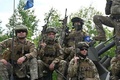 ウクライナ北部で取材に応じたロシア反政権派「ロシア義勇軍団」の戦闘員（2023年5月24日撮影）。(c)SERGEY BOBOK / AFP