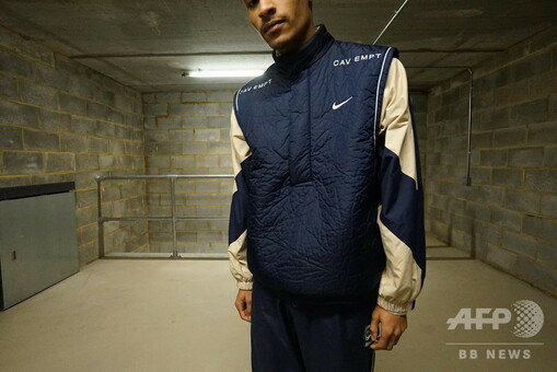 NIKE × C.E」コラボ、カプセルコレクション発表 写真2枚 国際ニュース