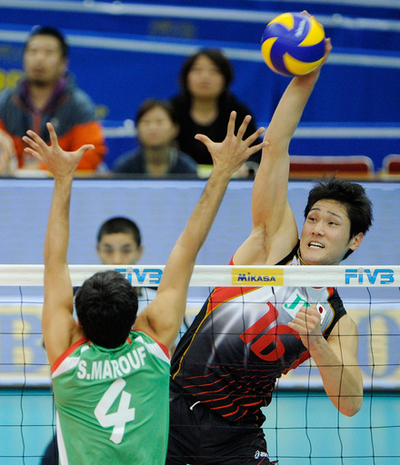 日本男子3連勝、イランに競り勝つ グラチャンバレー