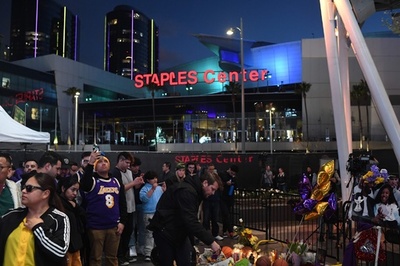 コービー氏追悼式を24日にステープルズ・センターで開催、米報道