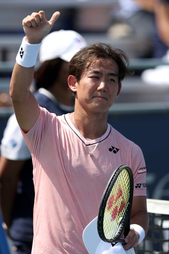 西岡がシティOP3回戦へ デミノーにフルセット勝ち