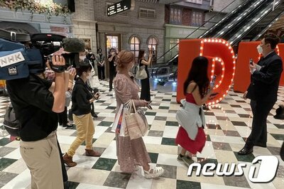 外国人観光客220％増えた…有名芸能人・カジノVIPが相次いで入国 (上) – KOREA WAVE