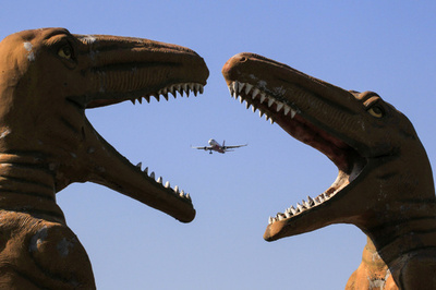 【今日の1枚】危機一髪! 恐竜の牙がすぐそこに