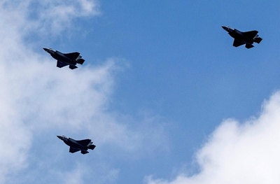 イスラエル、F35戦闘機を初公開 独立記念日に航空ショー