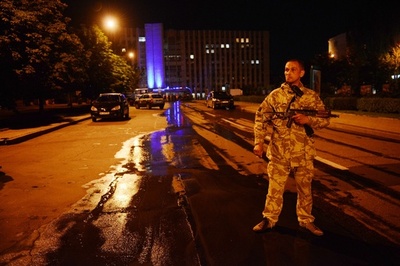 ウクライナ大統領、「戦車侵入」で露大統領に抗議