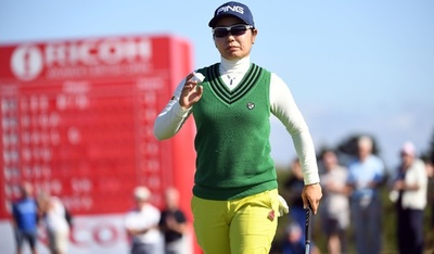 比嘉が全英女子OPで単独2位発進、トップはイ・ミンジ