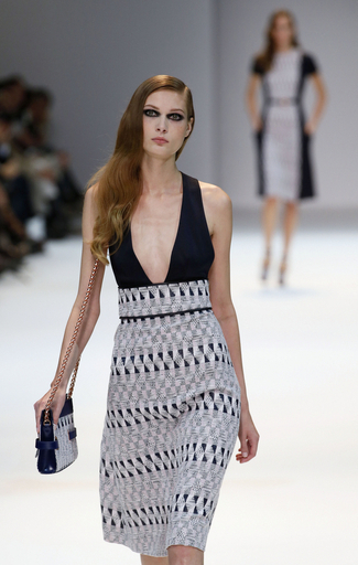 ＜13年春夏パリコレクション＞ギ・ラロッシュ